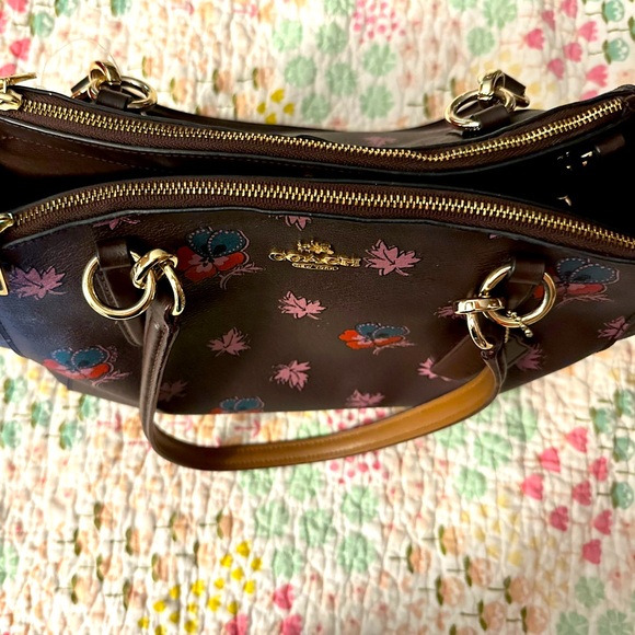 COACH| Bag with adjustable shoulder strap and hand strap. - Picture 7 of 7